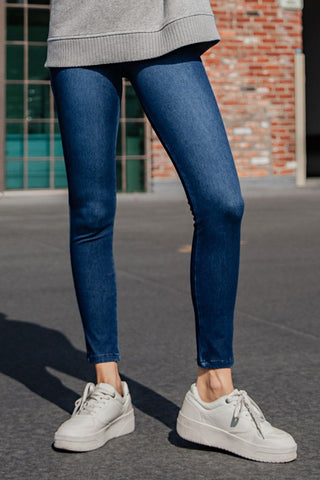 Extreme Stretch Skinny Jeans {Dark}