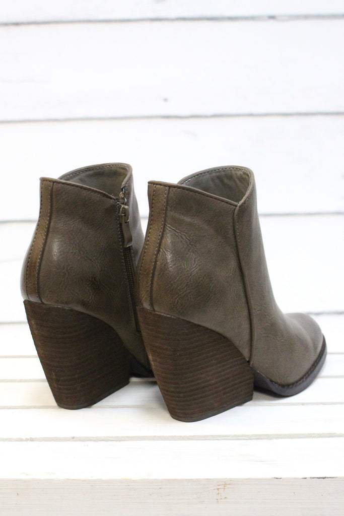 Very Volatile: Gwen Wedge Bootie {Taupe} - The Fair Lady Boutique - 5