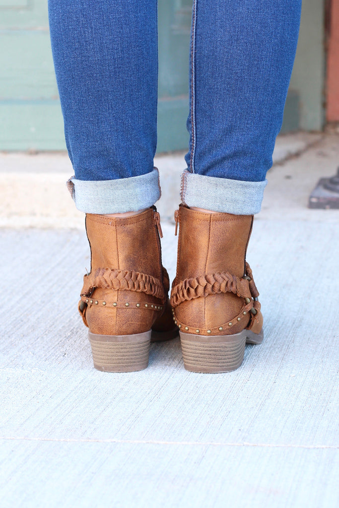 Glorious Braided Strap + Ring Bootie {Tan} - The Fair Lady Boutique - 4