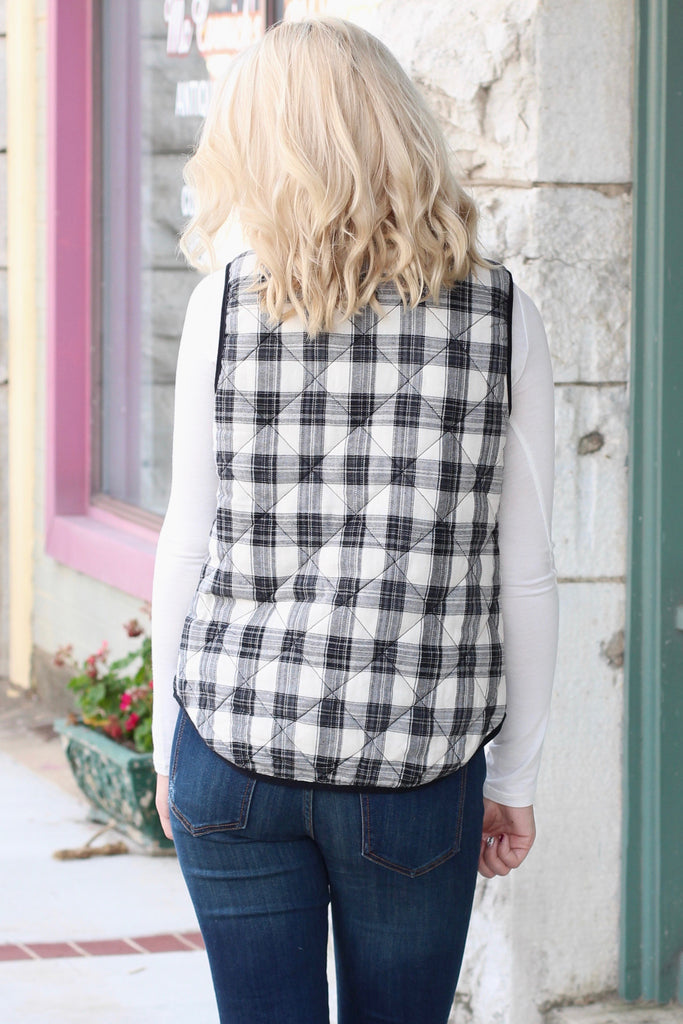 MWL Cropped Puffer Vest in Plaid